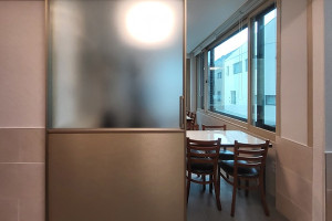 서울 서초구 한정식 식당, 공간을 품격 있게 변화시킨 중문 설치 시공 사례