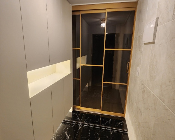 오산 아파트 인테리어: 폴리싱 타일로…